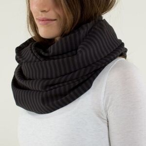 Lululemon Vinyasa Infinity Scarf Multi-way